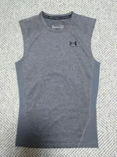 UNDER ARMOUR　ノースリーブ