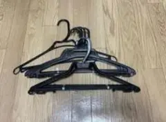 ブラックプラスチックハンガー3本セット