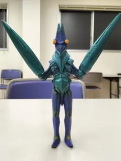 円谷ウルトラ怪獣シリーズ パワードバルタン星人 1993年 ソフビ