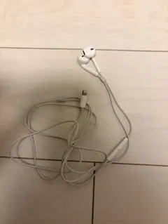 【Apple純正】EarPods Lightning接続 ホワイト