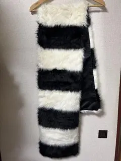 H&M ボーダー フェイクファーマフラー ショールのサムネイル