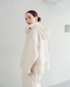 I'm in アイムイン バルーンフードブルゾン 　辻元舞　新品　Mのサムネイル