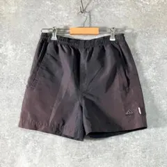 adidas　ショートパンツ　スポーツ　ブラック　ワンポイント　ロゴ　刺繡