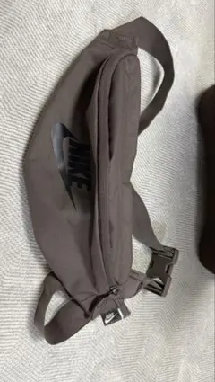 NIKE ボディバッグ ブラウン 調整可能