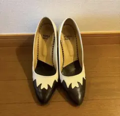 TOGA PULLA ヒールパンプス ホワイト×ブラック38サイズのサムネイル