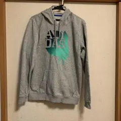 adidas アディダス　パーカー　グレー　Mサイズ　フーディー
