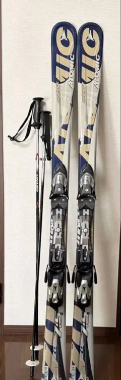 ATOMIC IZOR 7:5 スキーとポールのセット