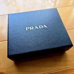 【美品】PRADA 財布 ギフトボックス 黒