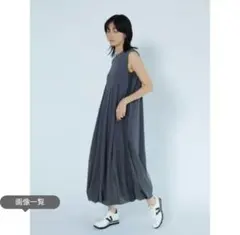 チャコールグレー ノースリーブ ワンピース