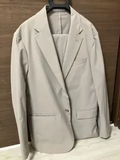 ユニクロ　感動ジャケットセットアップ