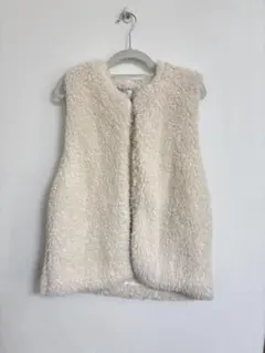 クリーム色 ボア ノースリーブベスト