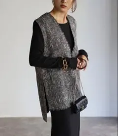 ボンジュールサガン　Vネックツイードベスト