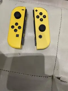 ジョイコン　joy-con フォートナイト　ピカチュウ