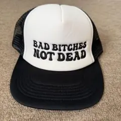 BAD BITCHES NOT DEAD カワグチジン　キャップのサムネイル