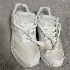 未使用 DESCENTE 白スニーカー 24.0のサムネイル