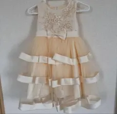 ベージュ 花の刺繍 リボン付きドレス 130