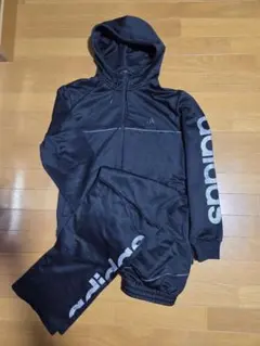 adidas ブラックジャージ上下セット