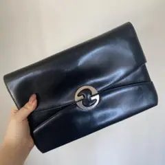 ブラックレザー クラッチバッグ メタルロゴ　gucci