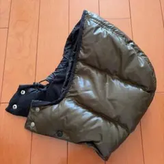 モンクレール　MONCLERダウンジャケットのフード　カーキ