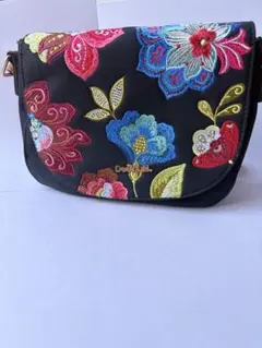 Desigual ショルダーバッグ 花柄刺繍 ブラックのサムネイル