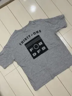 nuts art works THIRTY-ONE グレー Tシャツ