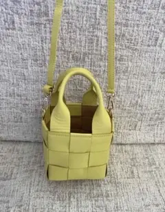 ☆美品☆ MUSE (AULENTTI/オウレンティ)MINI バッグのサムネイル
