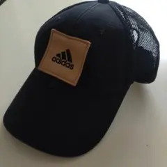 adidas 黒 トラッカーキャップ