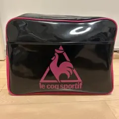 le coq sportif エナメルバッグ ブラック ピンク