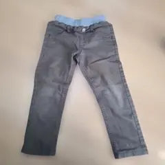 カーキの長ズボン 110サイズ