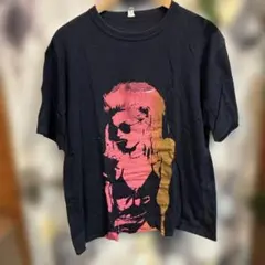 モーティブシンディーローパーサングラス人物グラフィックTシャツ