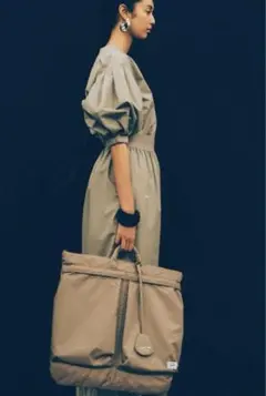 PORTER × HYKE ヘルメットバッグベージュ　ハイクポーターコラボ