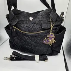【極美品】ANNA SUI キルティング　バッグ　バタフライチャーム付　ブラック