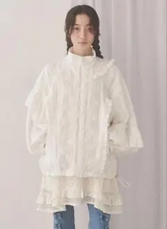 新品タグ付き merry Jennflower frill laceブルゾンのサムネイル