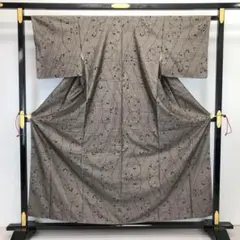本場大島紬 茶泥染 カタス式 上品な唐草模様 KK-996のサムネイル