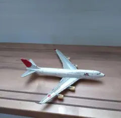 Item thumbnail for item 08a7bfa8-7b77-412d-bbe9-1b12766bf2c1