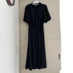 GU 黒 フレア袖 ワンピース