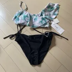 新品☆Discoat☆ワンショルダー異柄水着　上下セット☆花　ボタニカル柄　夏のサムネイル