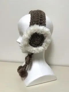 イヤーマフ 丸型　ハンドメイド　耳あて 編み物　茶　白　秋冬