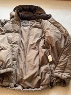 ファーストダウン　ダウンジャケット　LL 軽量 プレミアムダウン使用　極暖