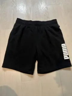 PUMA ブラック ショートパンツ