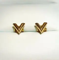 LOUIS VUITTON ルイヴィトン エセンシャルV ピアス ゴールドカラーのサムネイル