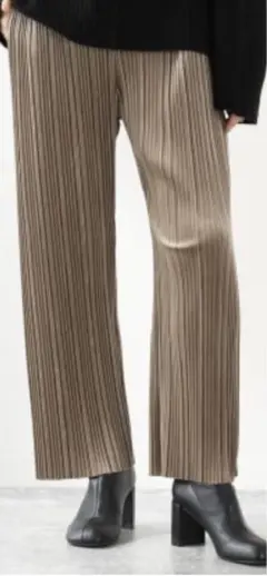 lowrysfarm ベロアプリーツパンツ　Fサイズ