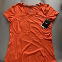 Nike オレンジ フィットネスTシャツ 新品タグ付き 未使用品