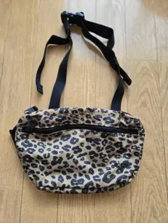 ☆ROXY☆美品・ヒョウ柄 ウエストポーチ