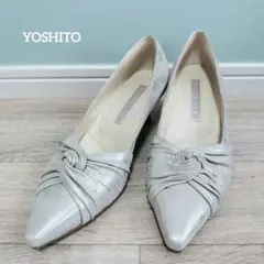 【値下げ交渉歓迎】 ヨシト YOSHITO ポインテッドトゥパンプス シルバーのサムネイル