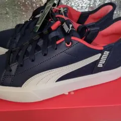 PUMA ネイビー/ホワイト スニーカー（通勤や通学におしゃれなスニーカー）