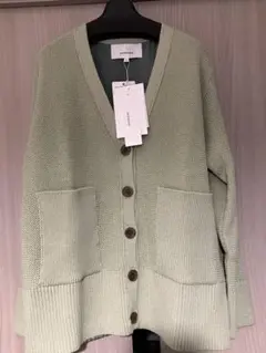 値下げ◾️新品タグ付き◾️AKIRANAKA Vネックカーディガン サイズ2