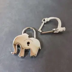 330/美品 フェラガモ パドロック型 チャーム キーホルダー ゾウ シルバー