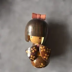 昭和レトロ 木製こけし人形 赤リボン 花柄着物 伝統工芸