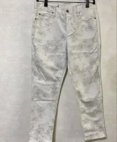 Gap 1969 ボーイフレンドデニム 花柄 ホワイト サイズ28のサムネイル